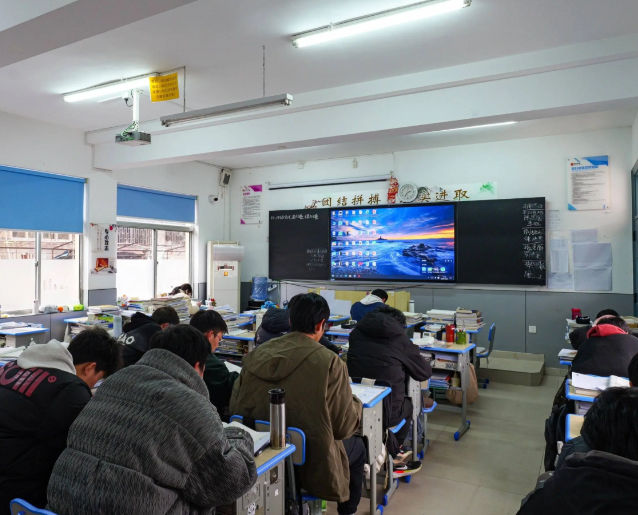 驱动爱好以实践贯穿理论尽力调动学生自动学习的积极性 驱动爱好以实践贯穿理论尽力调动学生自动学习的积极性
